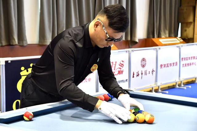 曼联成功地 曼联成功地